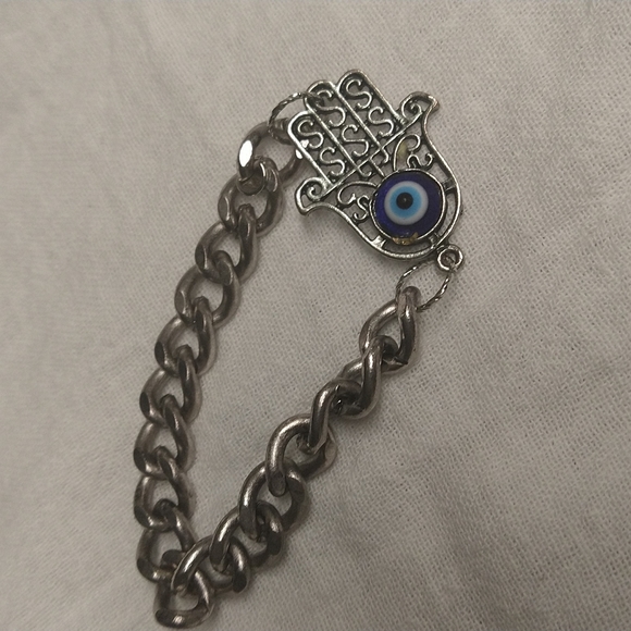 Hamsa Eye Bracelet - Picture 2 of 3